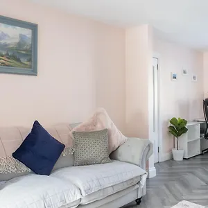 Pensión Guestready - Charming House In Drimnagh, Dublín